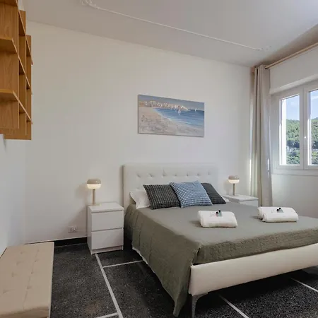 Lomellina Bay Διαμέρισμα