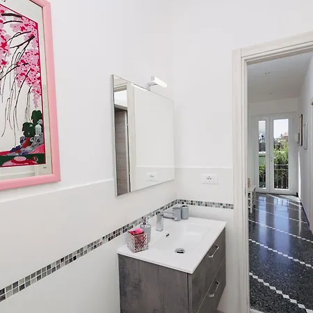 Lomellina Bay Varazze